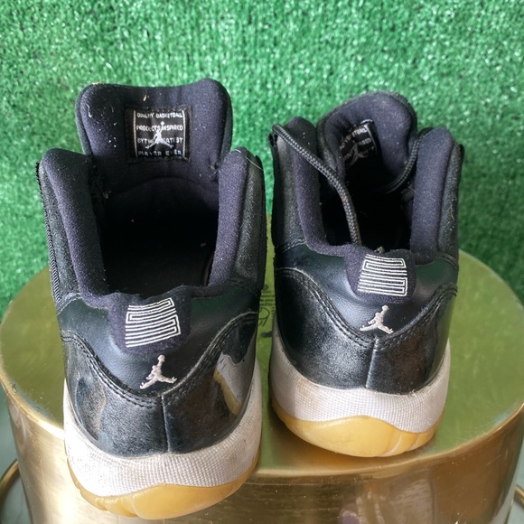 🌑Jordan 11 sneakers🌑 - Picture 3 of 4